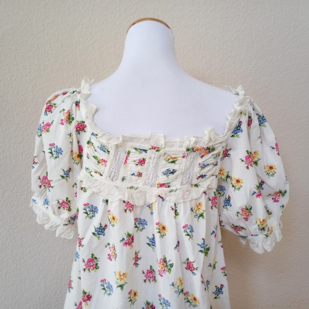 Doen Floral Blouse with Puff Sleeves - Picture 12 of 13